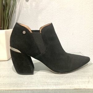 Antonio Melani Maxinee 7.5 Black Suede Leather Slip On City Chic Designer Boots